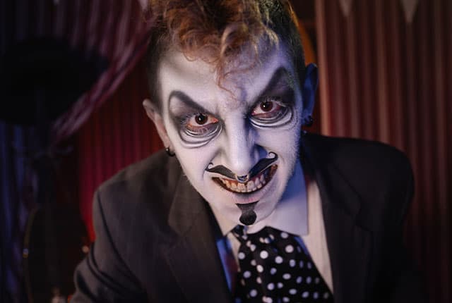 scare-actor-for-hersheypark-dark-nights-jobs_v001.jpg