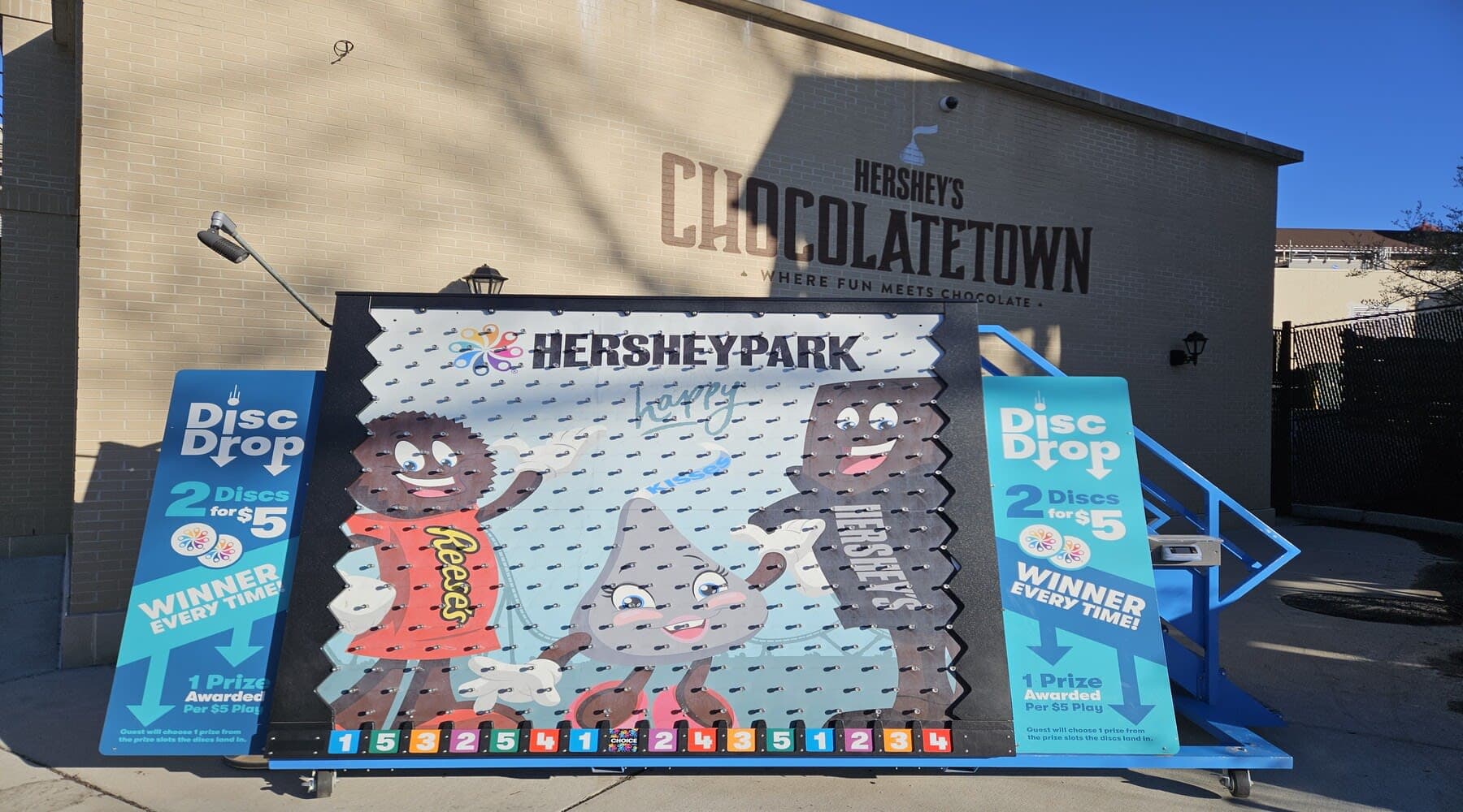 Disc Drop game in Chocolatetown at Hersheypark