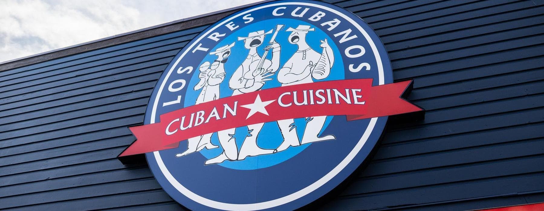Los Tres Cubanos Empanada