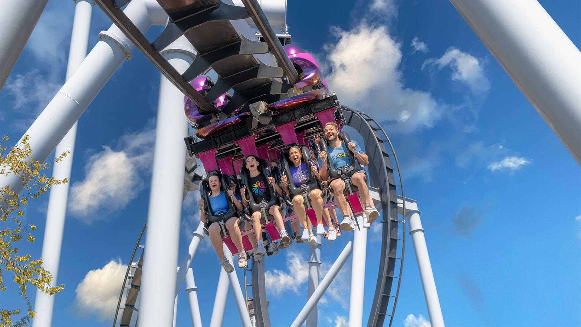 riders on great bear hersheypark fun