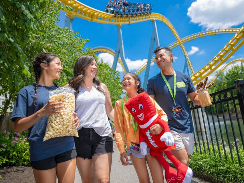 skyrush_family_walking.jpg