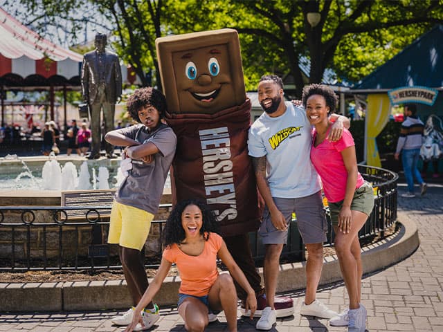 family-smiling-hershey-bar-character-hersheypark.jpg