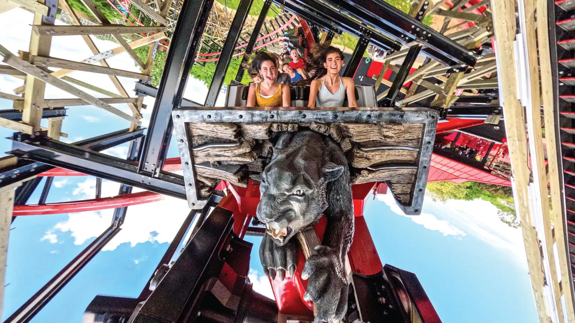riders upside down on wildcats revenge
