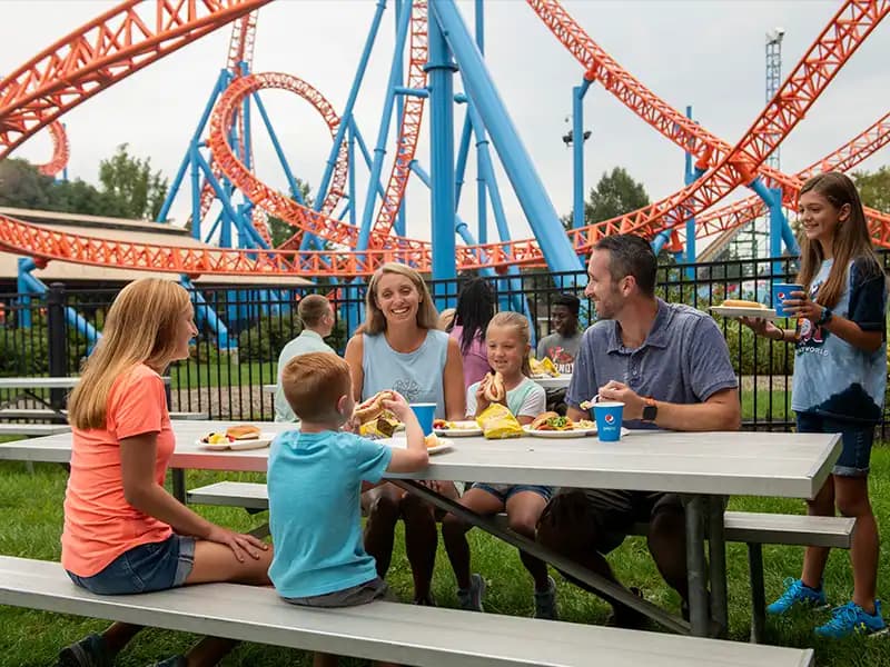 family-picnic-fahrenheit-hersheypark.webp