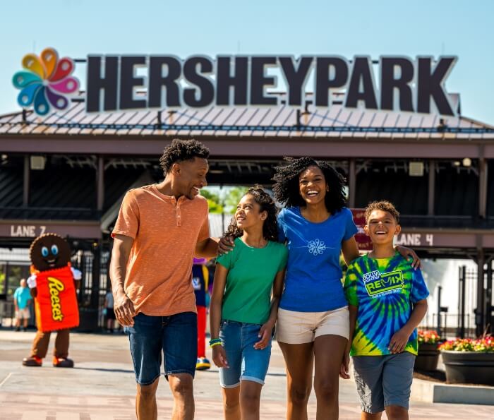 Happy family at Hersheypark front gate